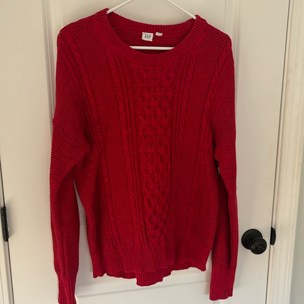 GAP women’s cable knit sweater